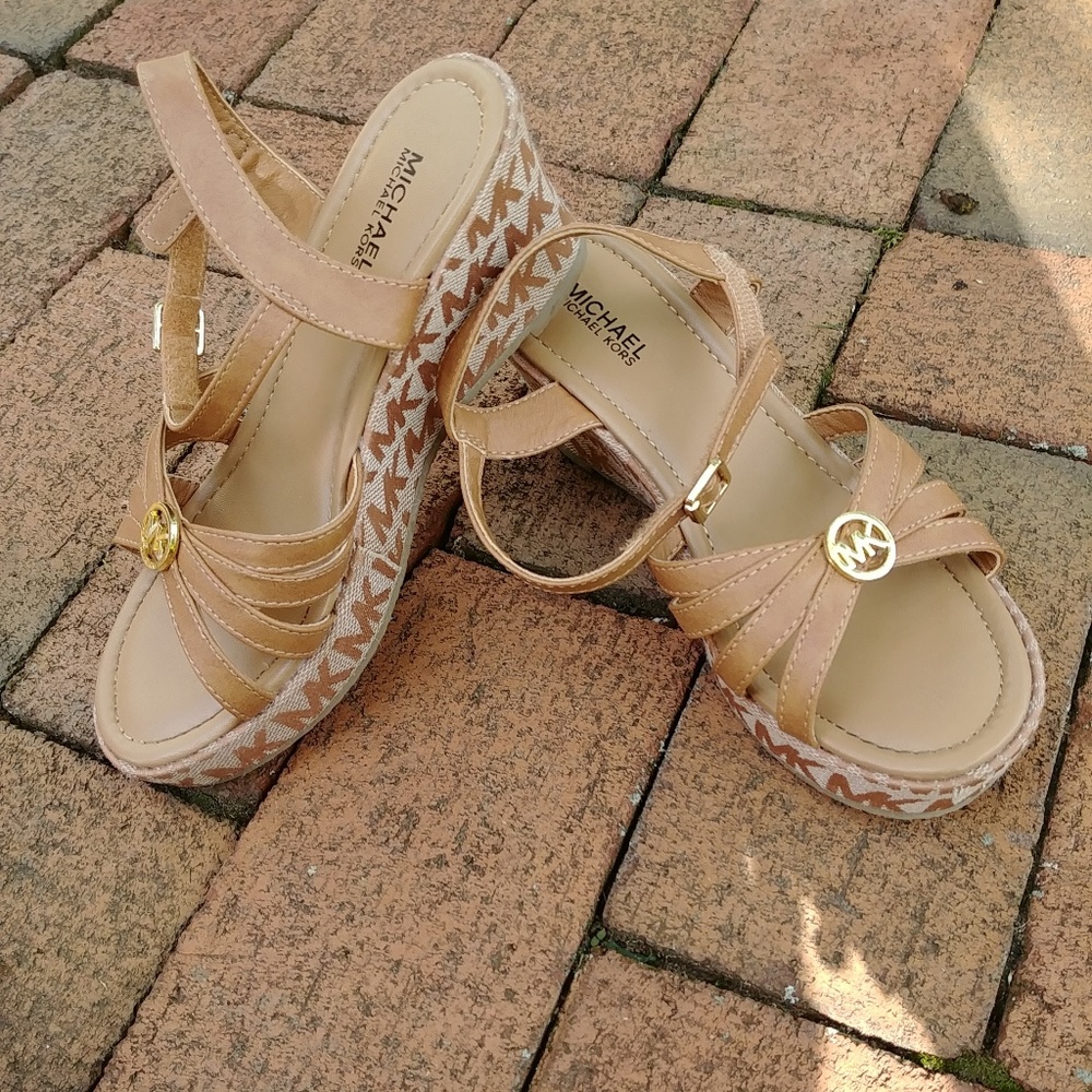 Like New Michael Kors girls sandals mint condition